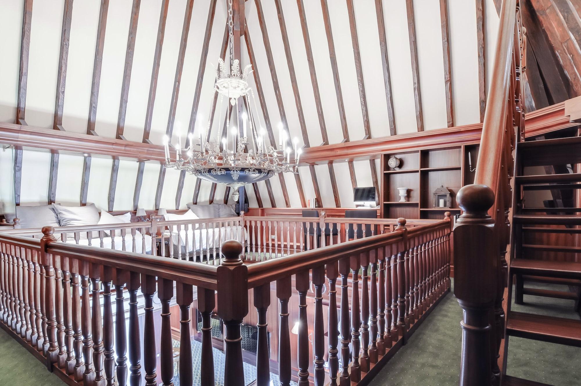 Le Palace De Menthon Екстер'єр фото The interior of the house