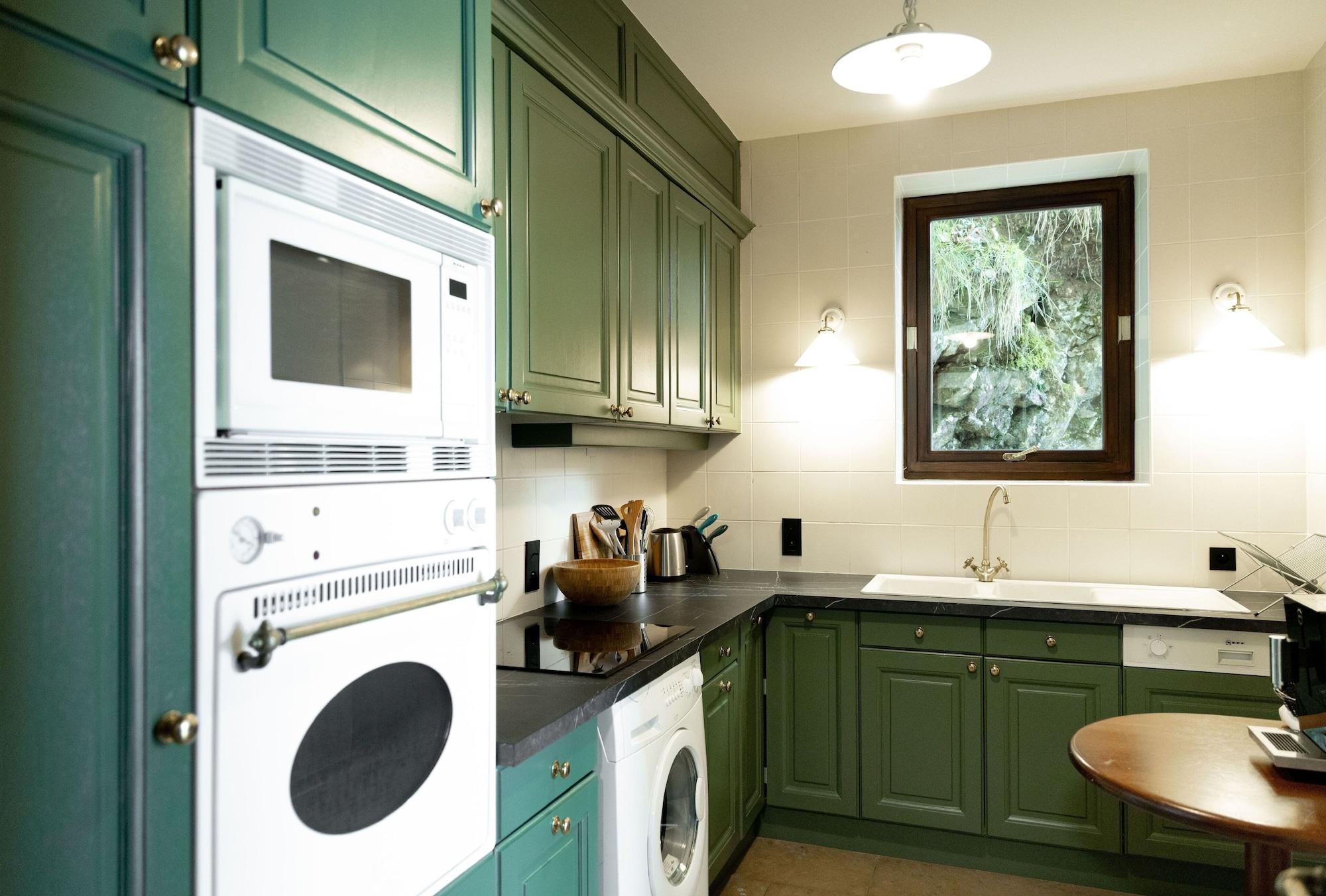 Le Palace De Menthon Екстер'єр фото A modern kitchen