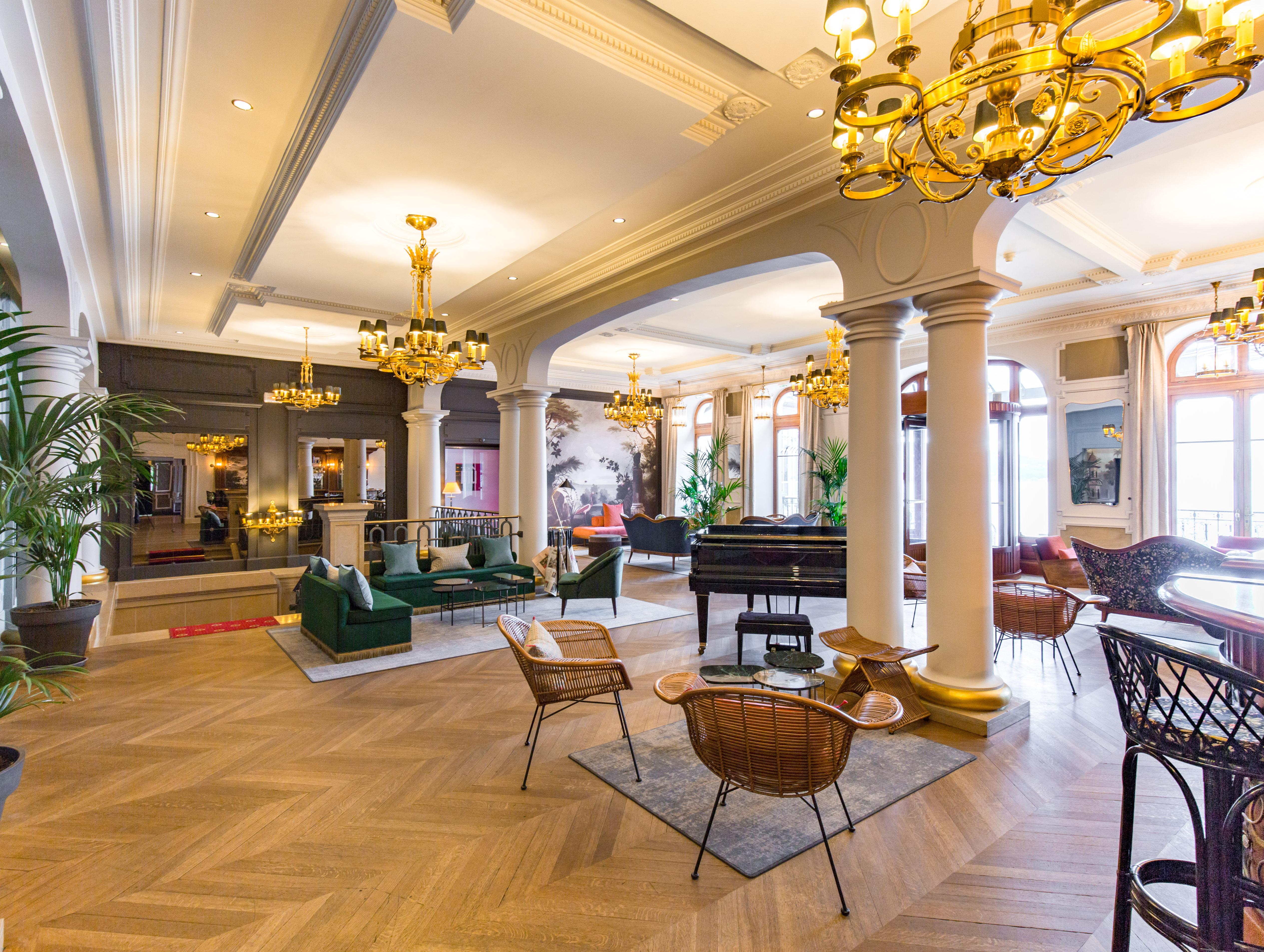 Le Palace De Menthon Екстер'єр фото The lobby of the hotel