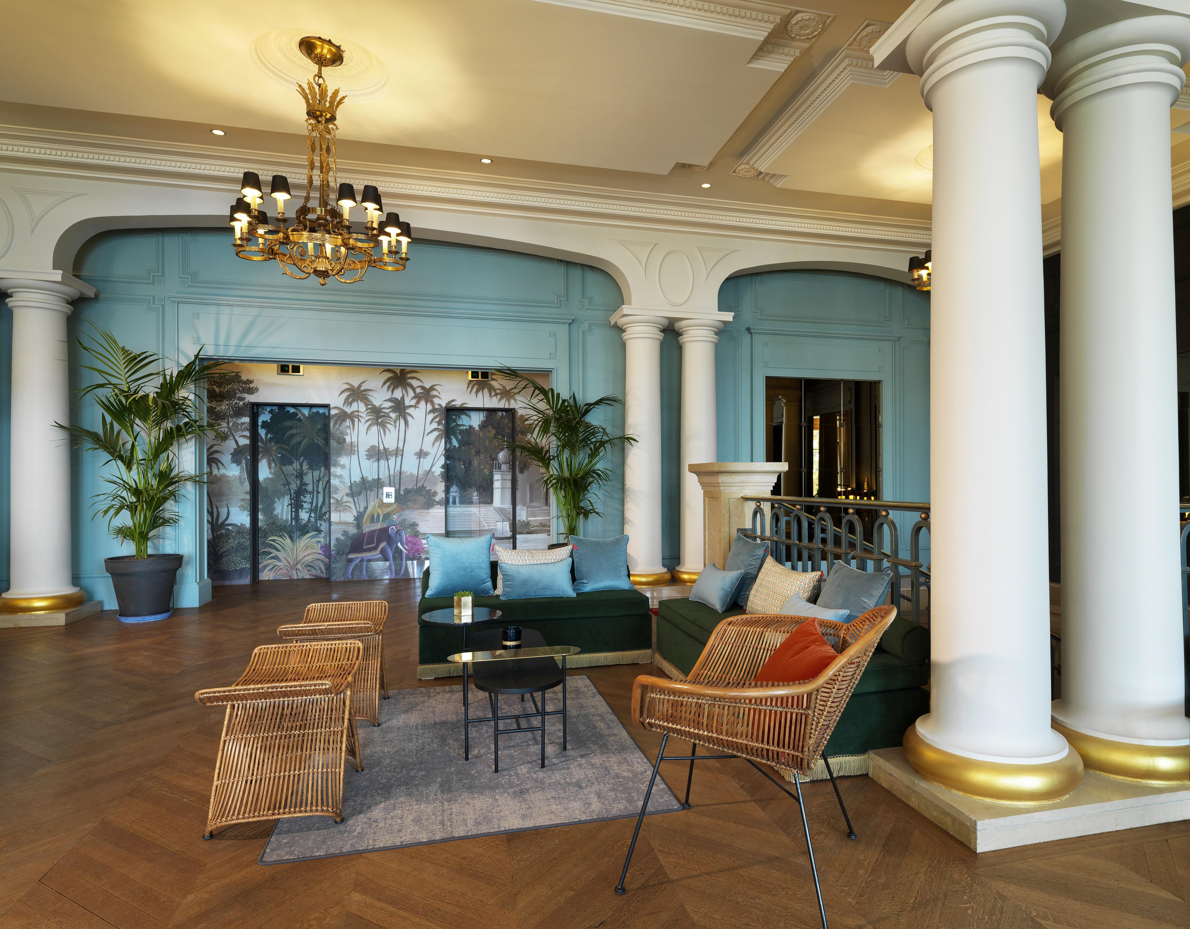 Le Palace De Menthon Екстер'єр фото The lobby of the hotel