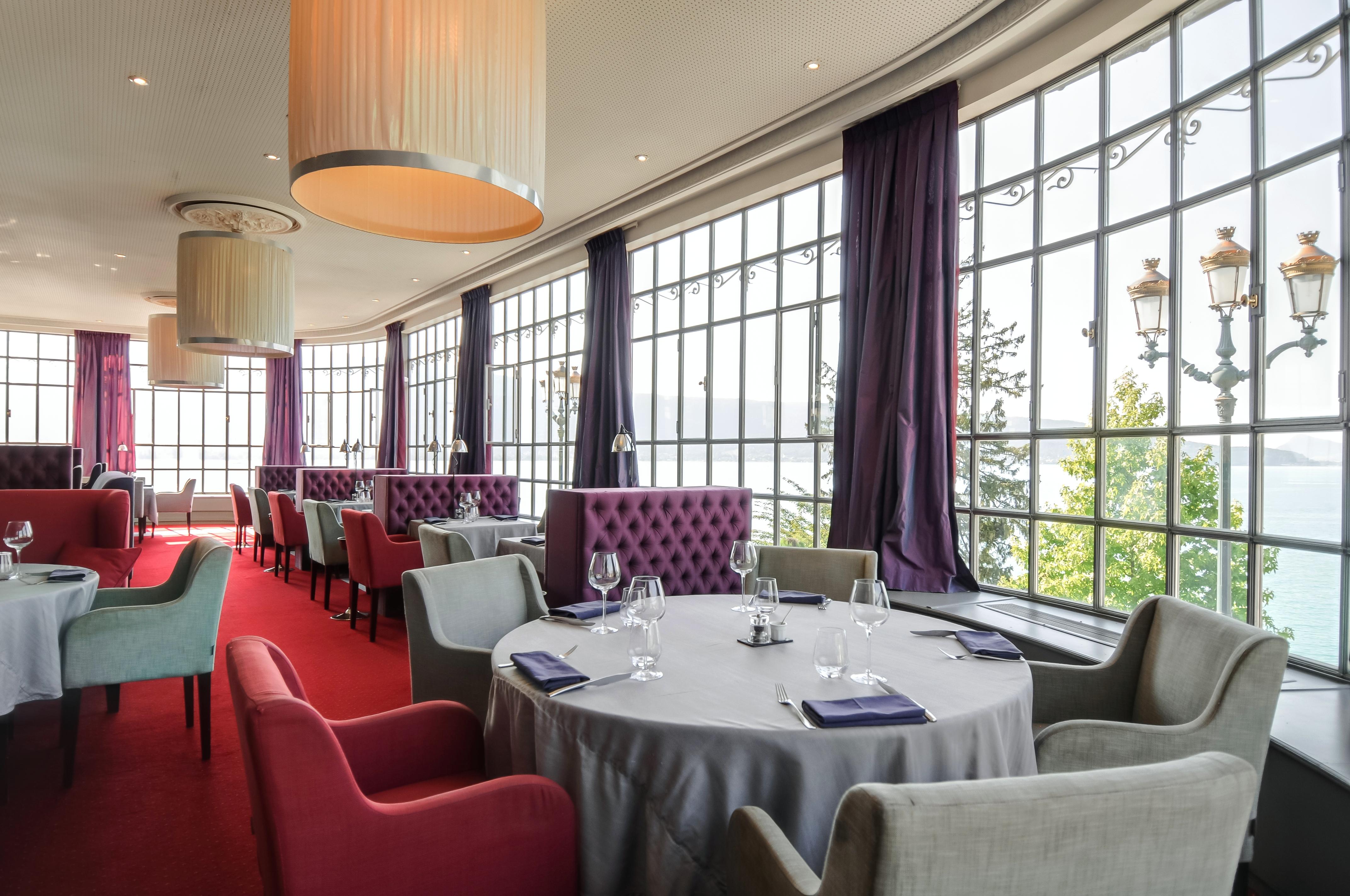 Le Palace De Menthon Екстер'єр фото Restaurant