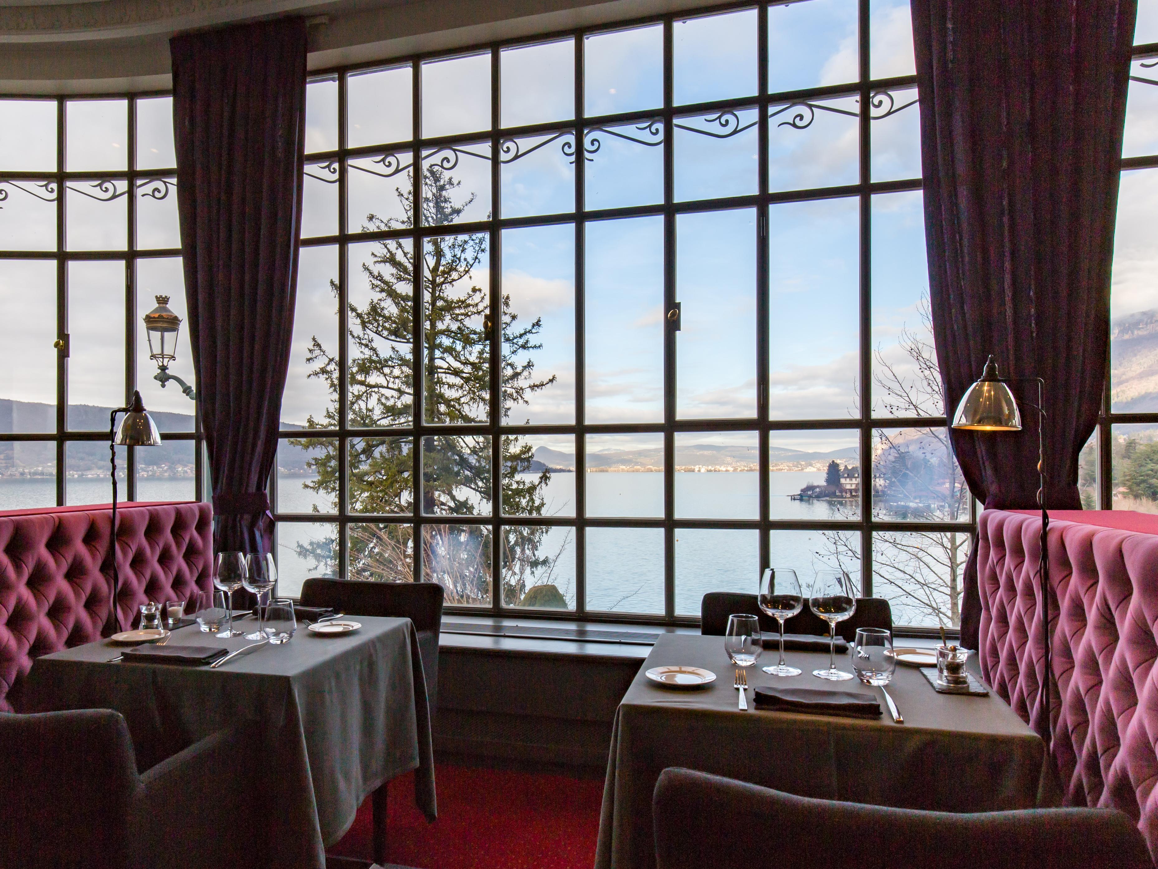 Le Palace De Menthon Екстер'єр фото Restaurant
