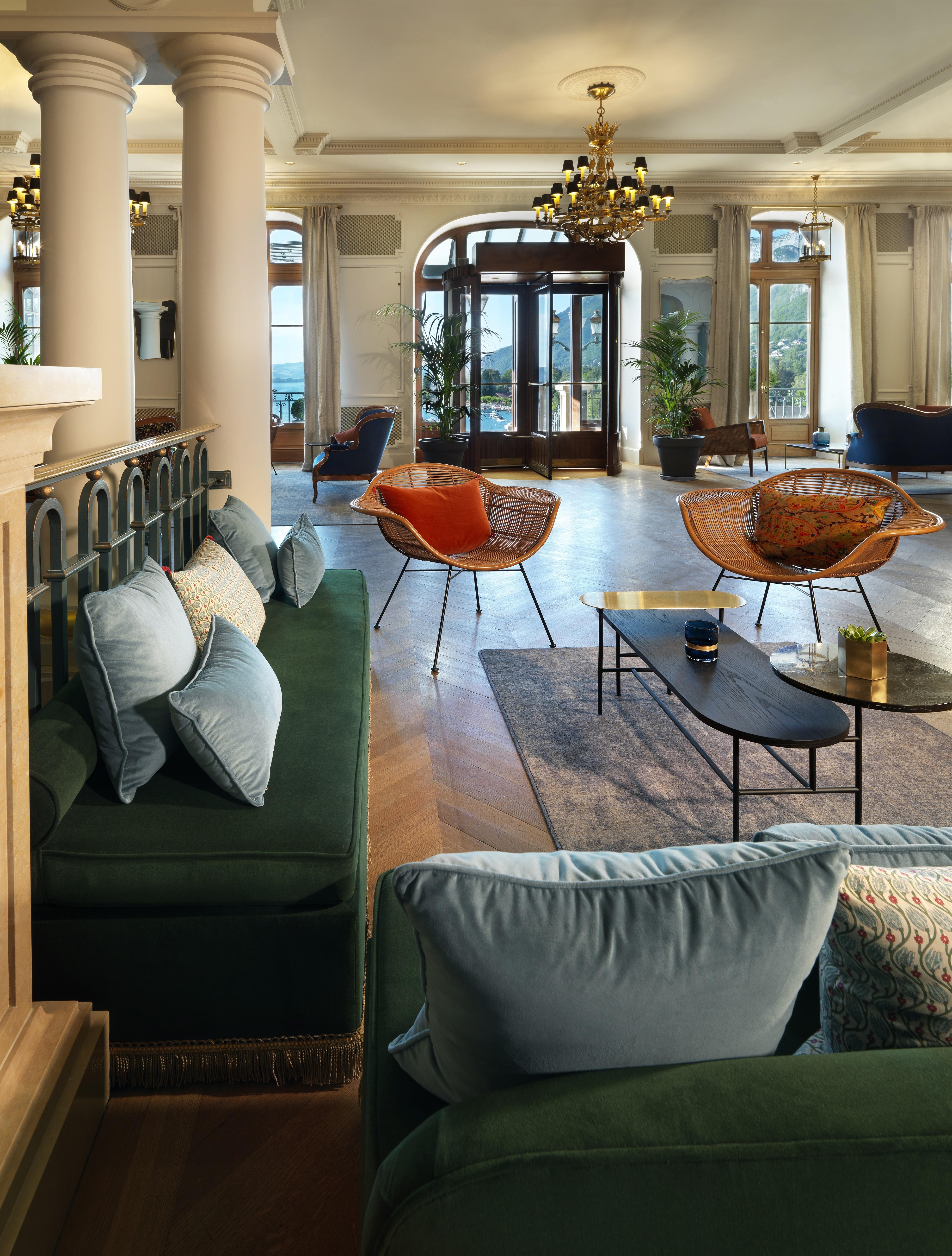 Le Palace De Menthon Екстер'єр фото The lobby of the hotel