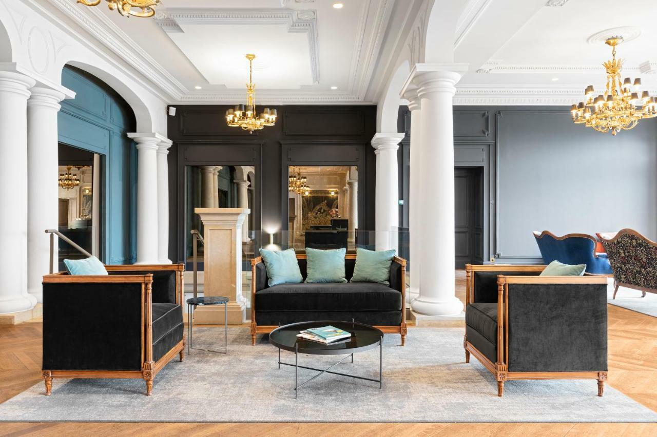 Le Palace De Menthon Екстер'єр фото The interior of the hotel