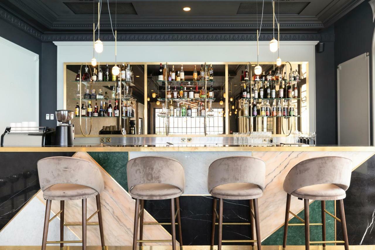 Le Palace De Menthon Екстер'єр фото The bar at the 2018 edition of the World Economic Forum
